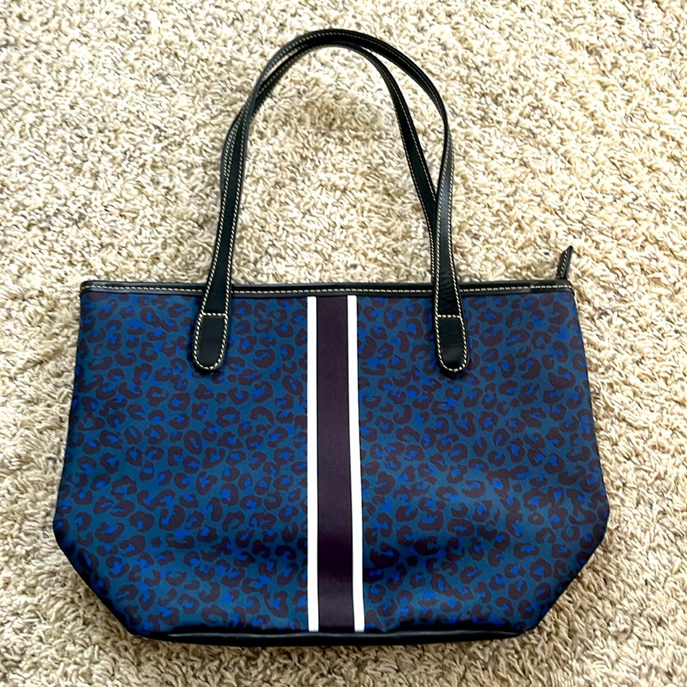 Barrington Gifts small zippered tote. Navy leopard with black trim. EUC.
